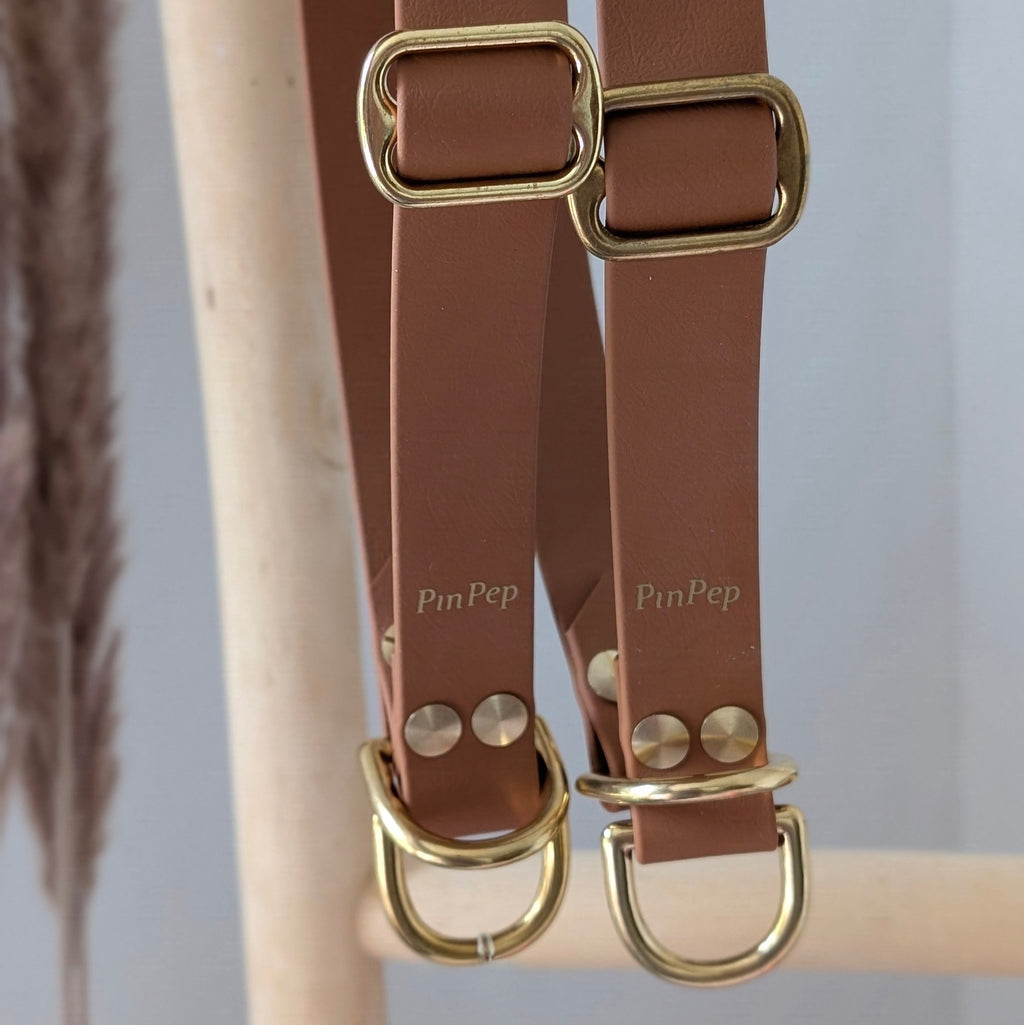 Zugstopp Halsband Biothane in cognac mit messing Beschlägen