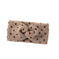Handgefertigtes Stirnband aus Teddy taupe mit Punkten in braun
